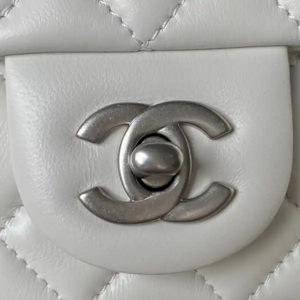 CHANEL FLAP BAG 20CM