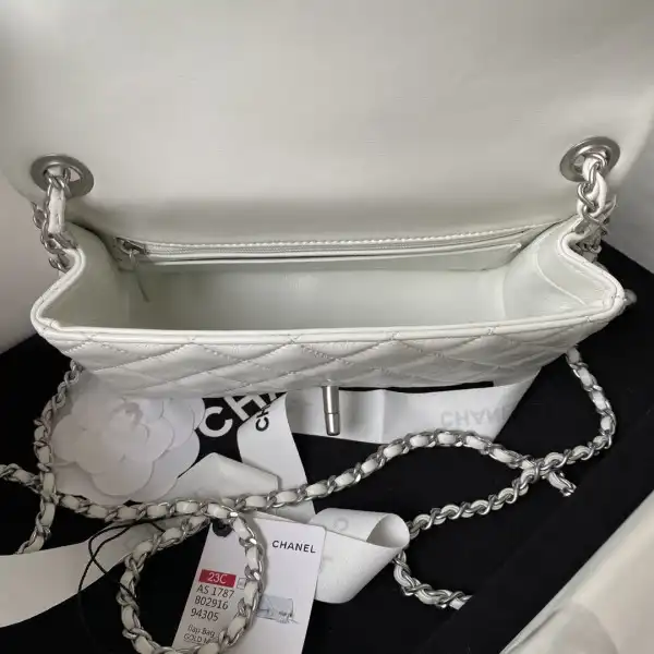 CHANEL FLAP BAG 20CM