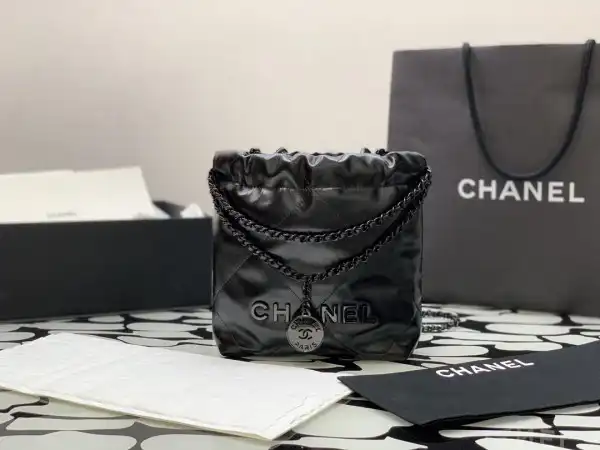 CHANEL HANDBAG -23*18.5*6cm