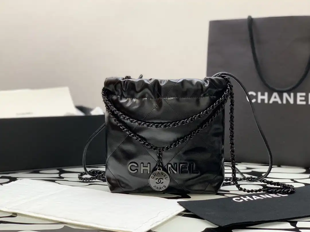 CHANEL HANDBAG -23*18.5*6cm