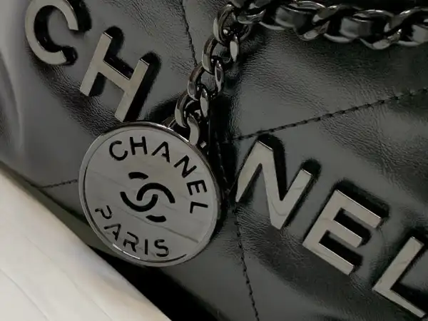 CHANEL HANDBAG -23*18.5*6cm