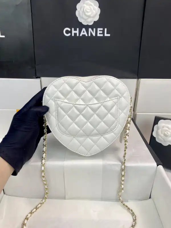 CHANEL Heart Bag-18*16.5*6.5CM