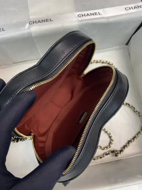 CHANEL Heart Bag-18*16.5*6.5CM