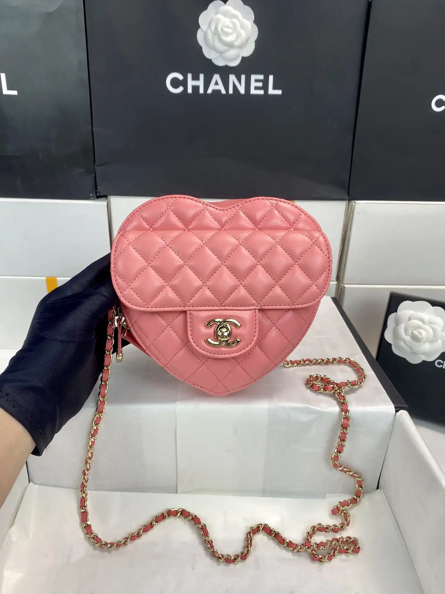 CHANEL Heart Bag-18*16.5*6.5CM