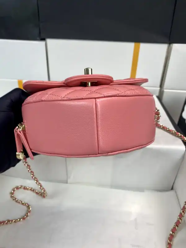 CHANEL Heart Bag-18*16.5*6.5CM