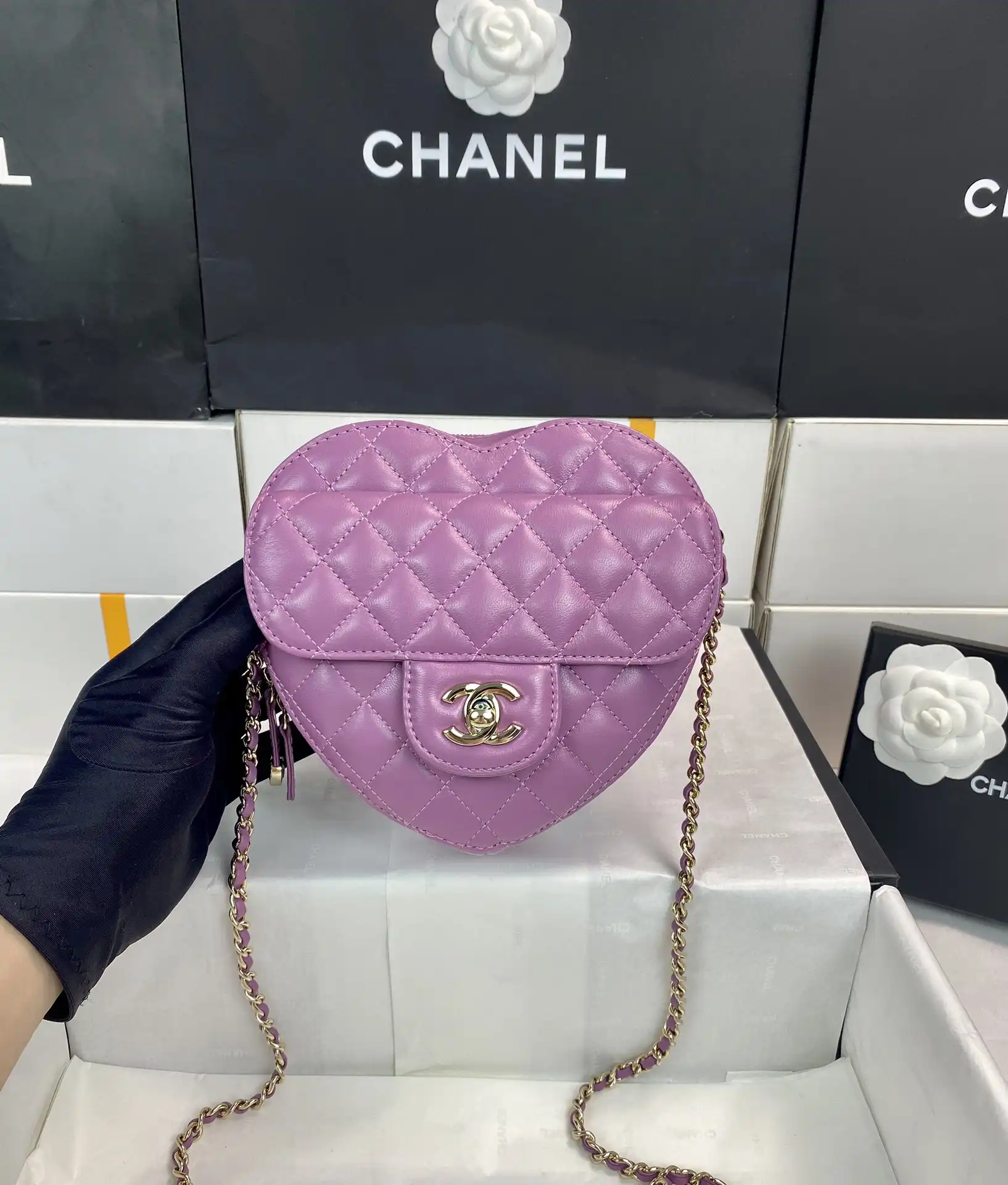 CHANEL Heart Bag-18*16.5*6.5CM