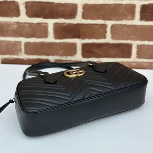 First bag ru GUCCI MARMONT MEDIUM TOP HANDLE BAG