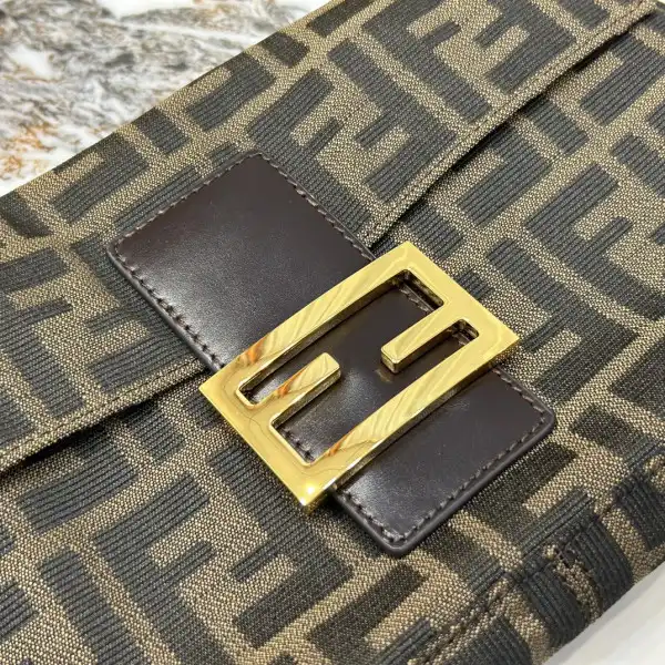 FENDI BAGUETTE-26*15*4cm