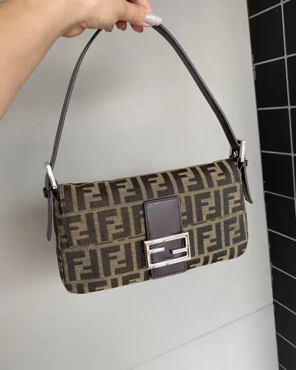 Bagsoffer FENDI BAGUETTE-26*15*4cm