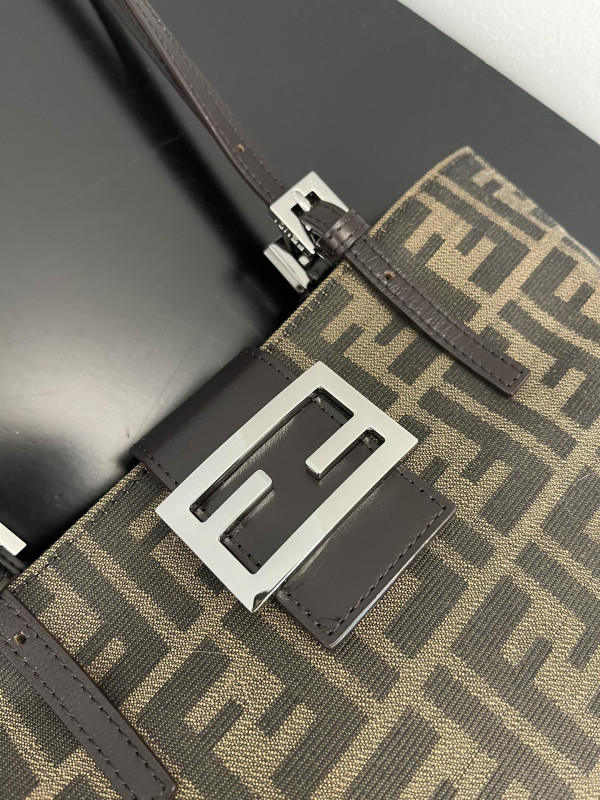 HOT SALE FendI Vintage Bag-29x22x3.5cm