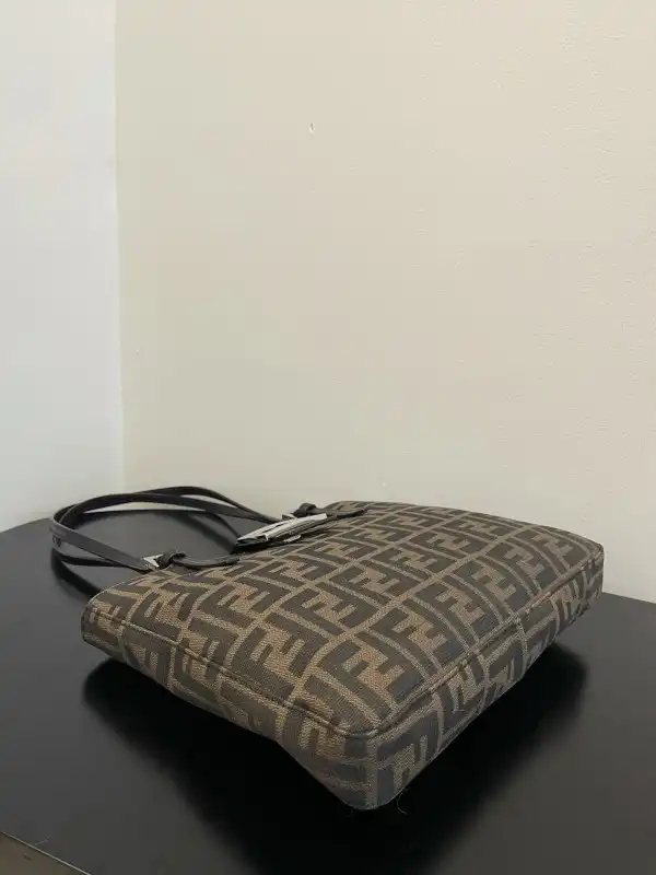 FendI Vintage Bag-29x22x3.5cm