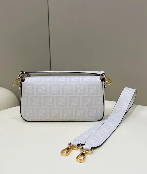 FENDI BAGUETTE-27*6*14CM