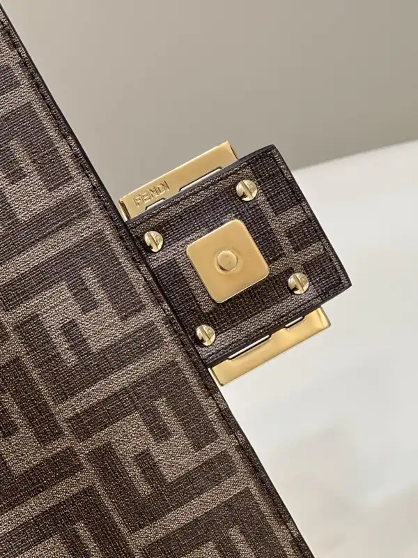 FENDI BAGUETTE-27*6*14CM