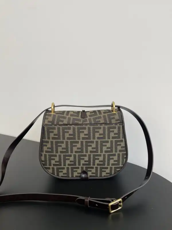 Fendi C'mon -25*7*20CM