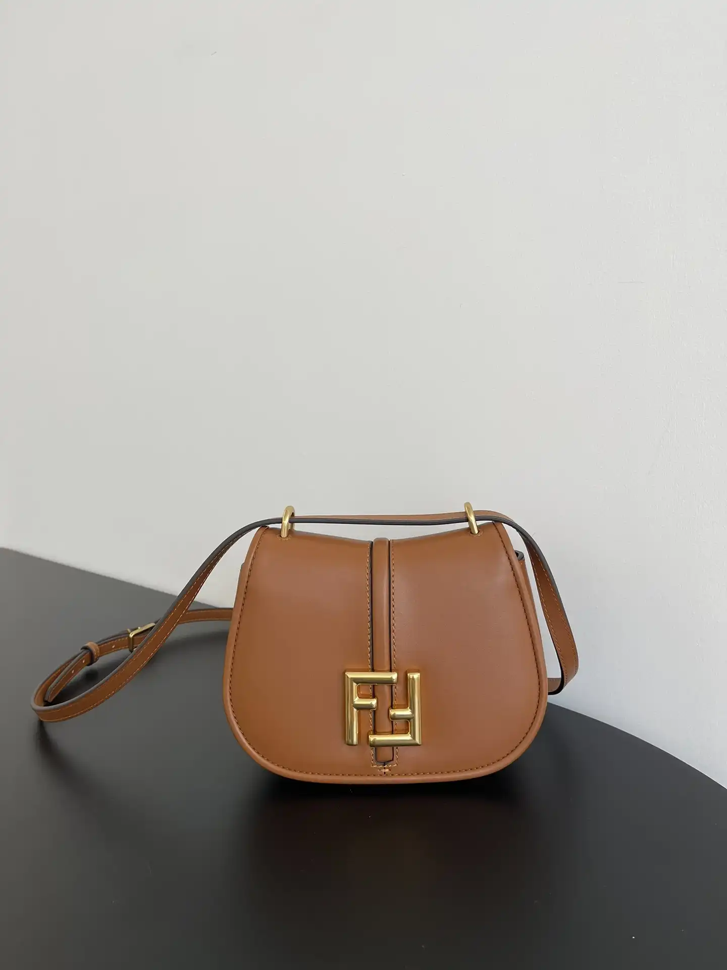 First bag ru Fendi C'mon -21*6.5*15CM