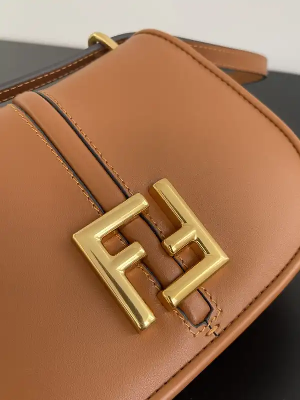 First bag ru Fendi C'mon -21*6.5*15CM