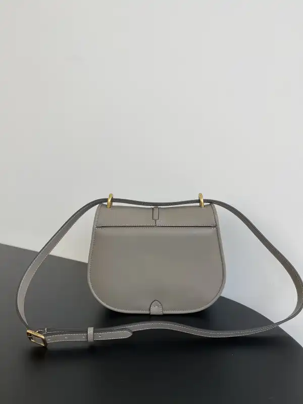 First Bag Ru Fendi C'mon -25*7*20CM