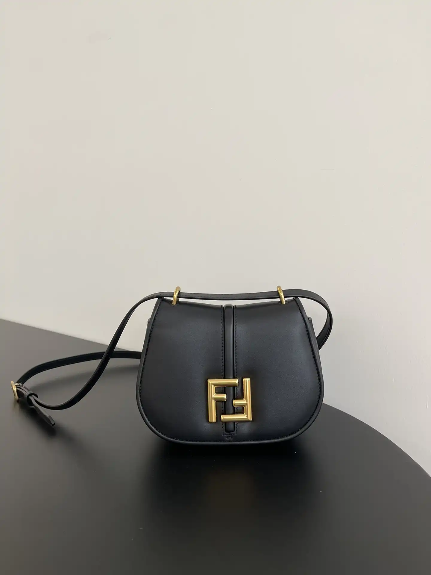 Fendi C'mon -21*6.5*15CM