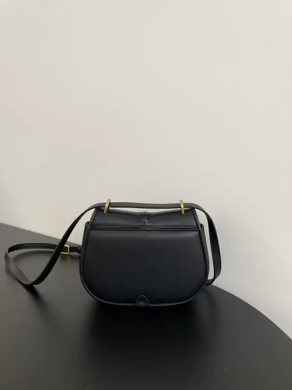 Bagsoffer Fendi C'mon -21*6.5*15CM