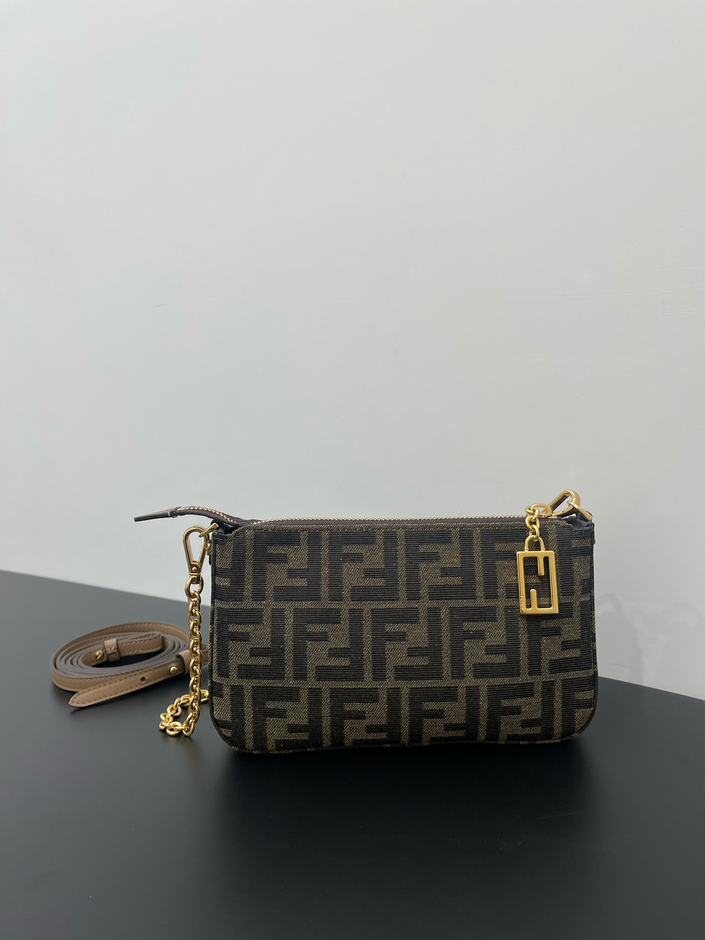 HOT SALE FENDI Baguette Pouch-20*3*13cm