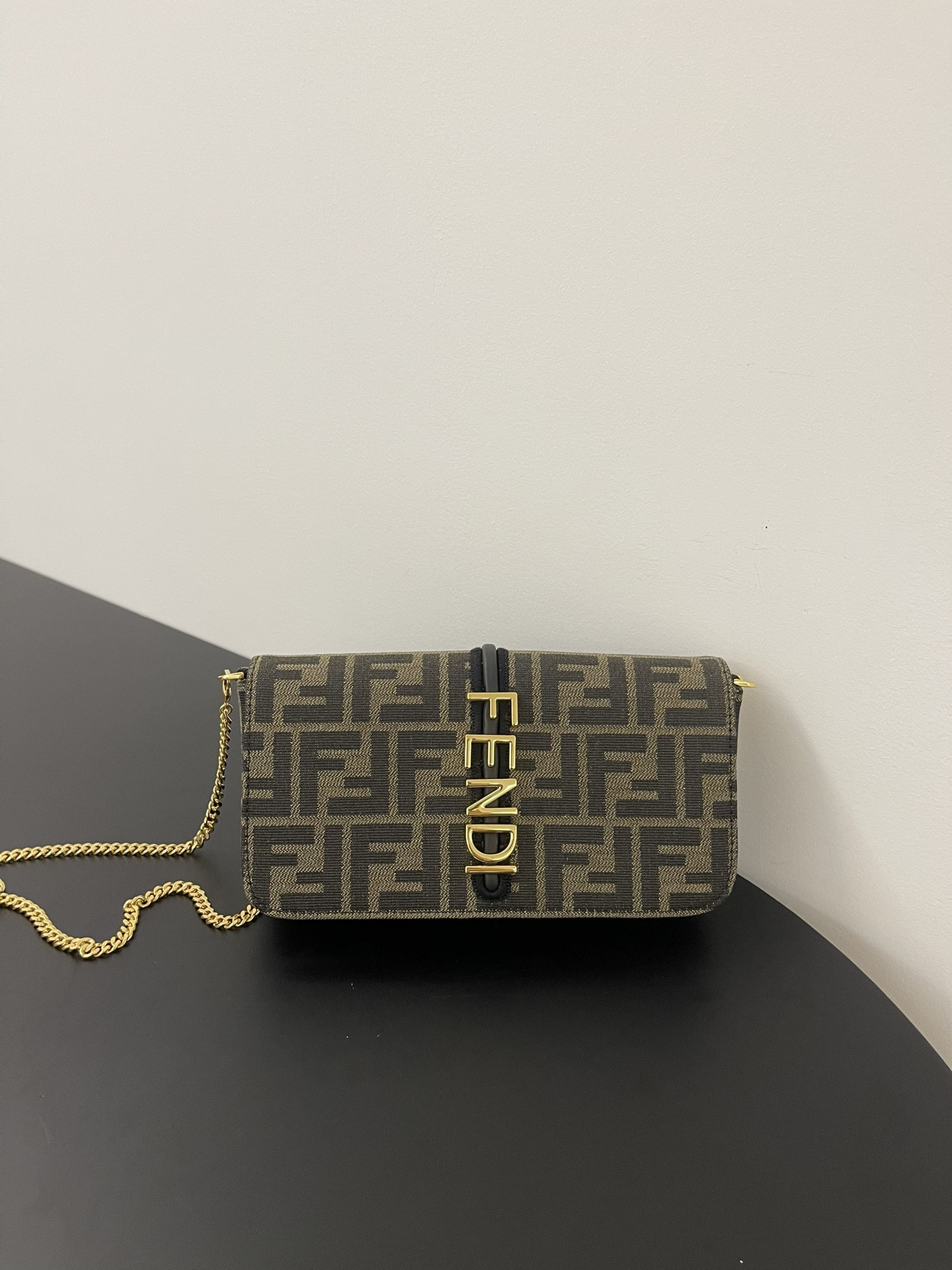 HOT SALE Fendi Graphy Bag-22*5*11CM