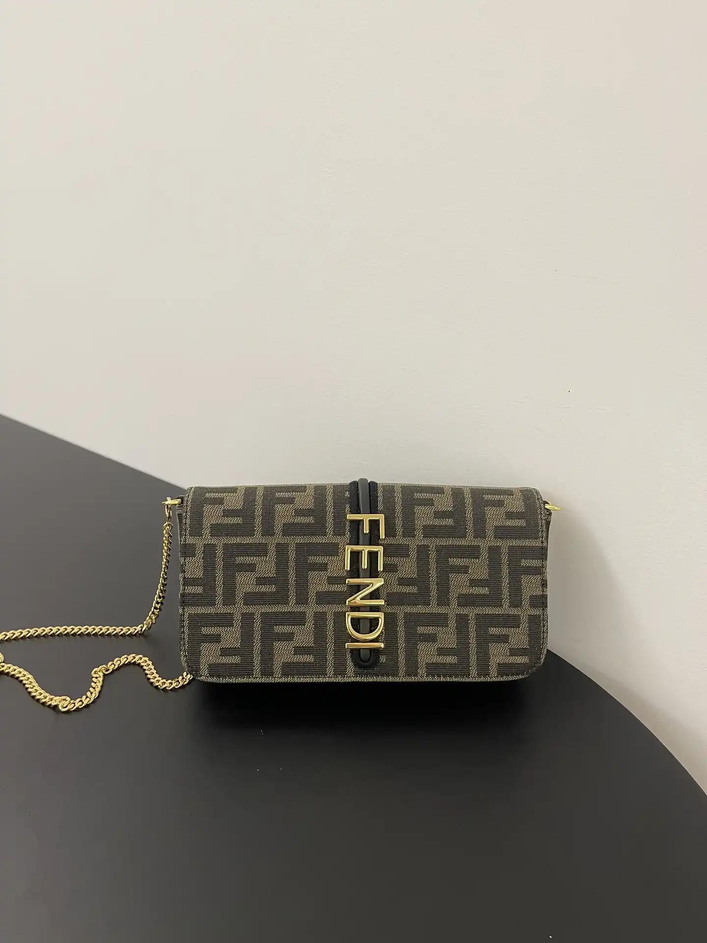 Fendi Graphy Bag-22*5*11CM