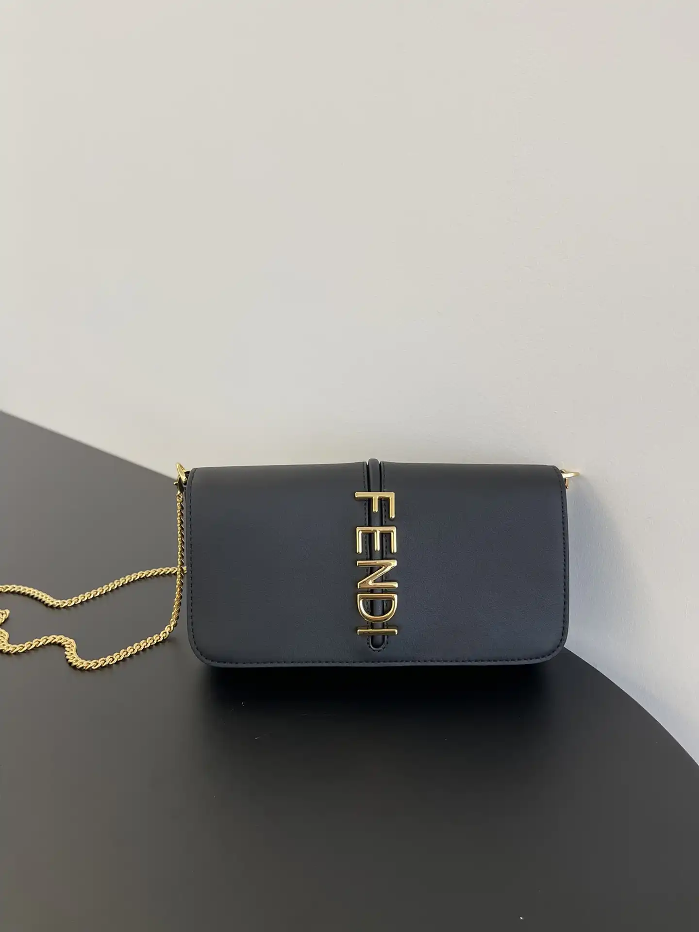 Fendi Graphy Bag-22*5*11CM