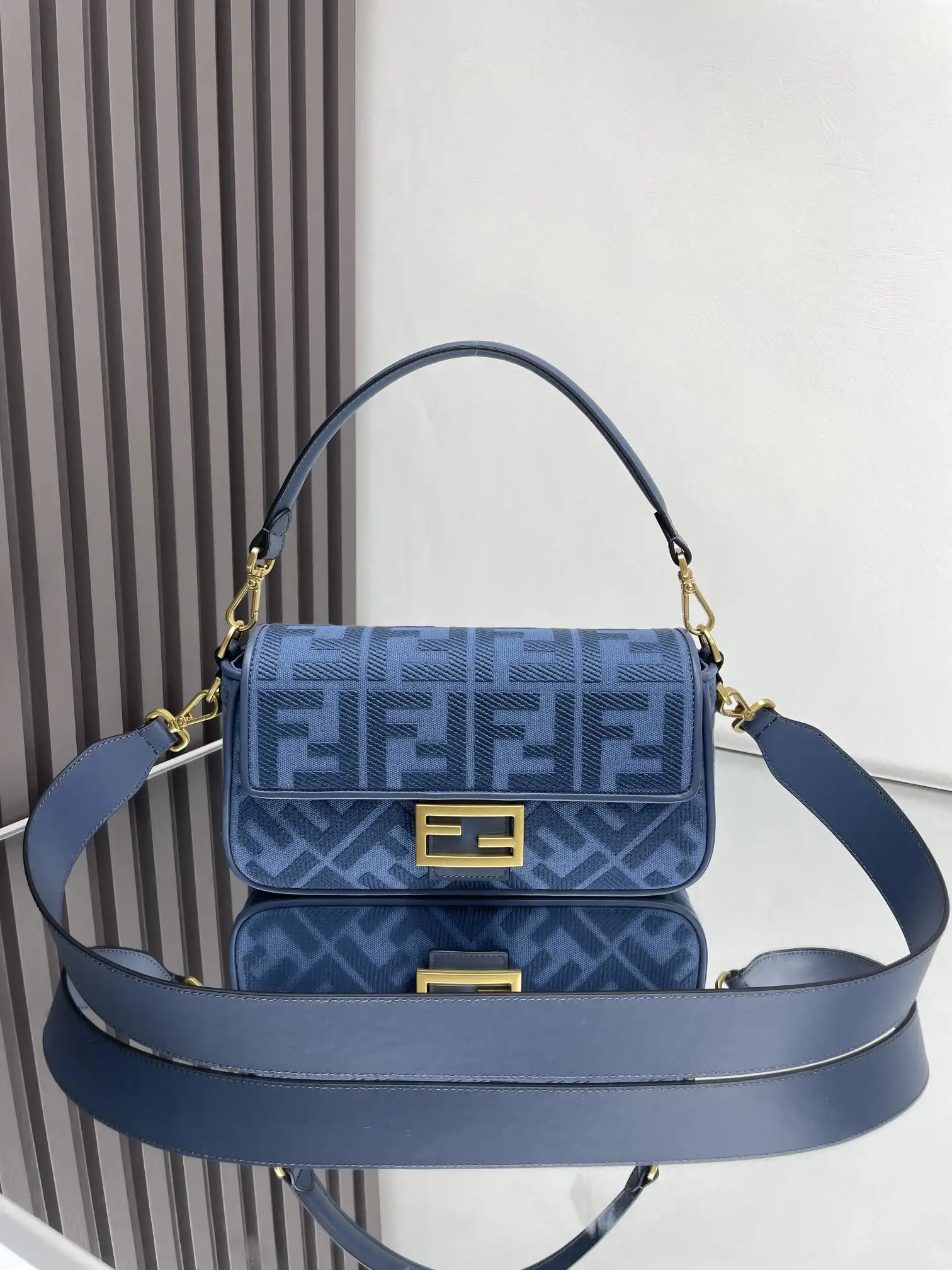 FENDI BAGUETTE-26*13*6CM