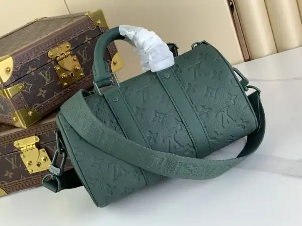 Louis Vuitton SPEEDY 25