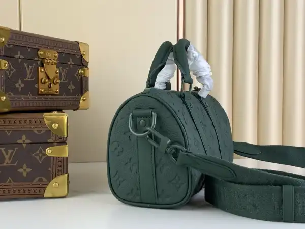 Louis Vuitton SPEEDY 25