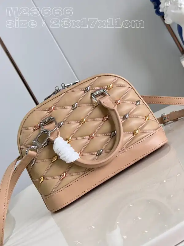 First Bag Ru LOUIS VUITTON Nano Alma