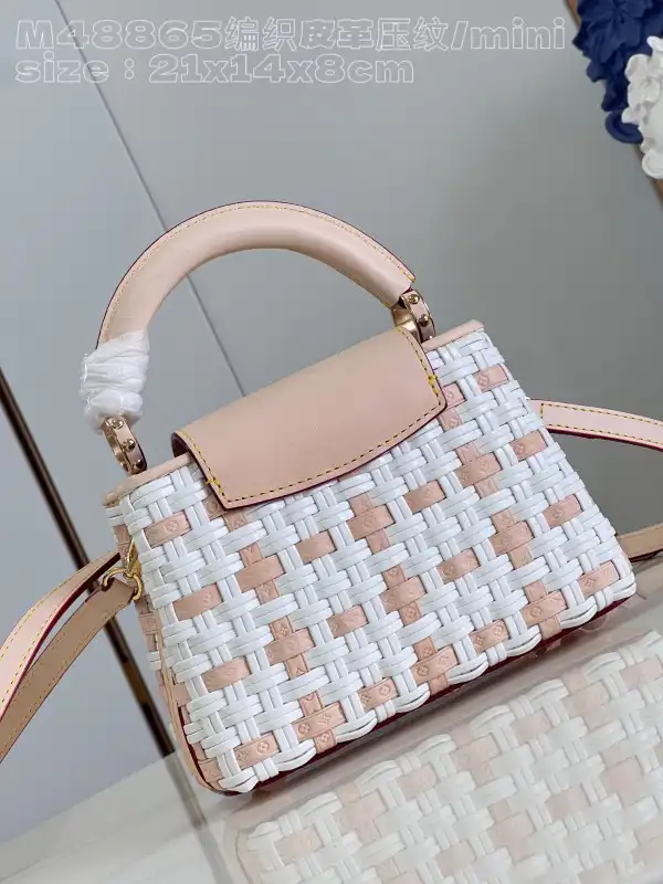 First bag ru LOUIS VUITTON CAPUCINES MINI-21*14*8CM