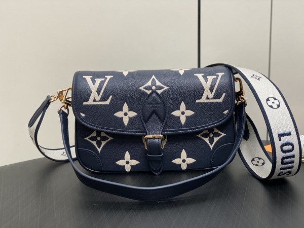 HOT SALE LOUIS VUITTON Nano Diane-24*15*9 CM