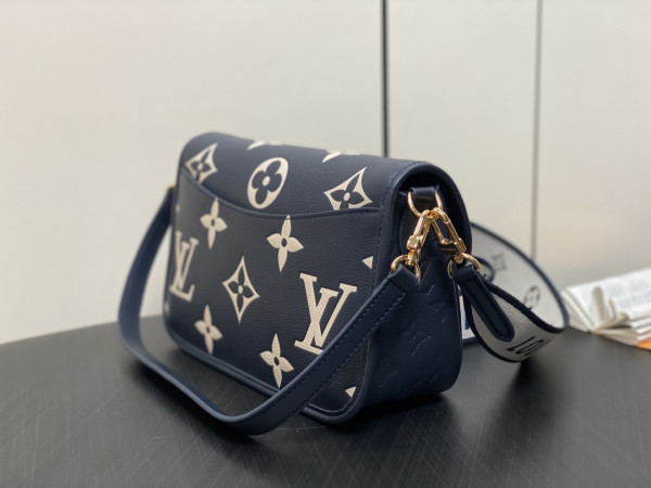 HOT SALE LOUIS VUITTON Nano Diane-24*15*9 CM