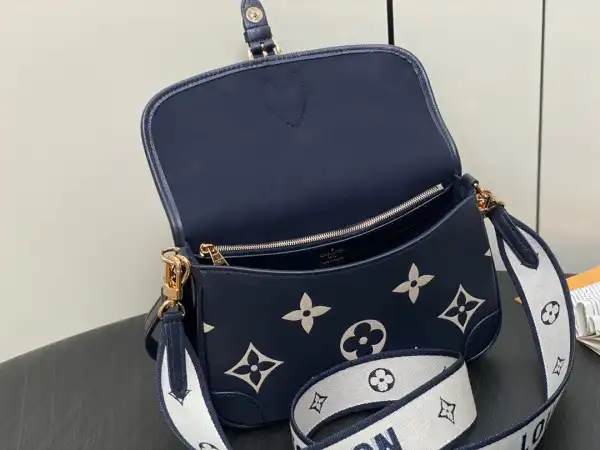 First bag ru LOUIS VUITTON Nano Diane-24*15*9 CM