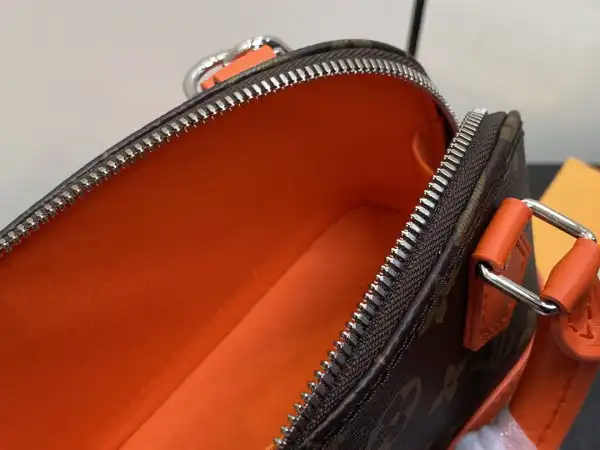 First bag ru LOUIS VUITTON Nano Alma-18*12*8cm