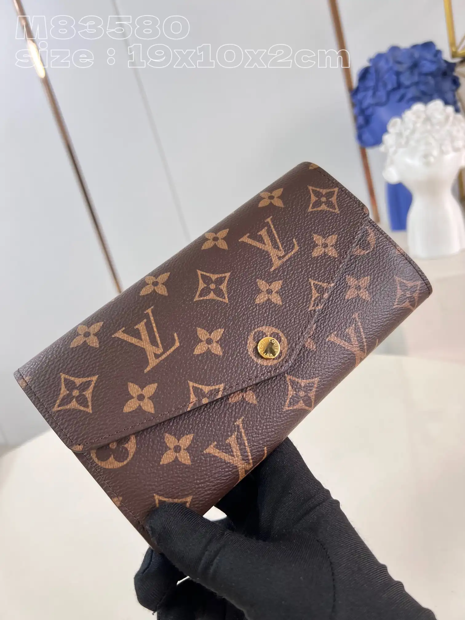 First bag ru Louis Vuitton SARAH WALLET-19*10.5*2cm