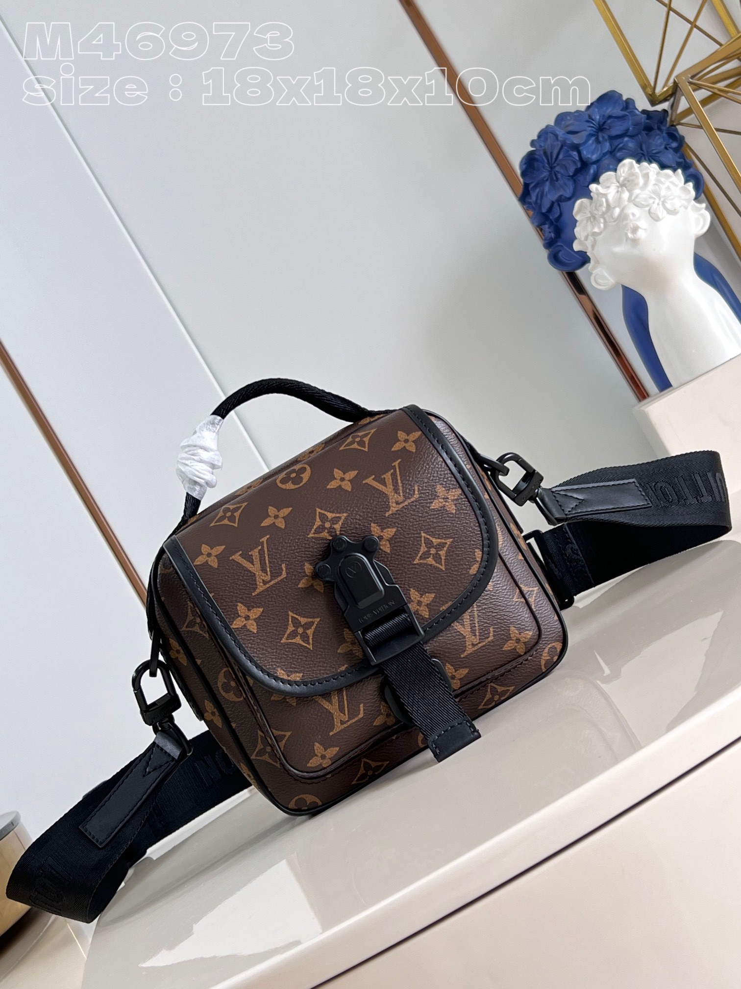 [FREE SHIPPING] LOUIS VUITTON Trail Messenger-18*18*10CM