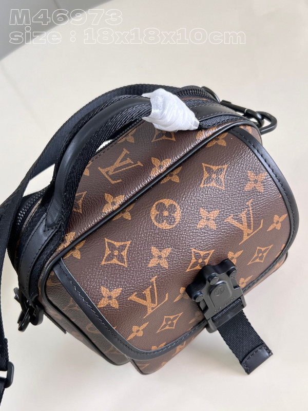 [FREE SHIPPING] LOUIS VUITTON Trail Messenger-18*18*10CM