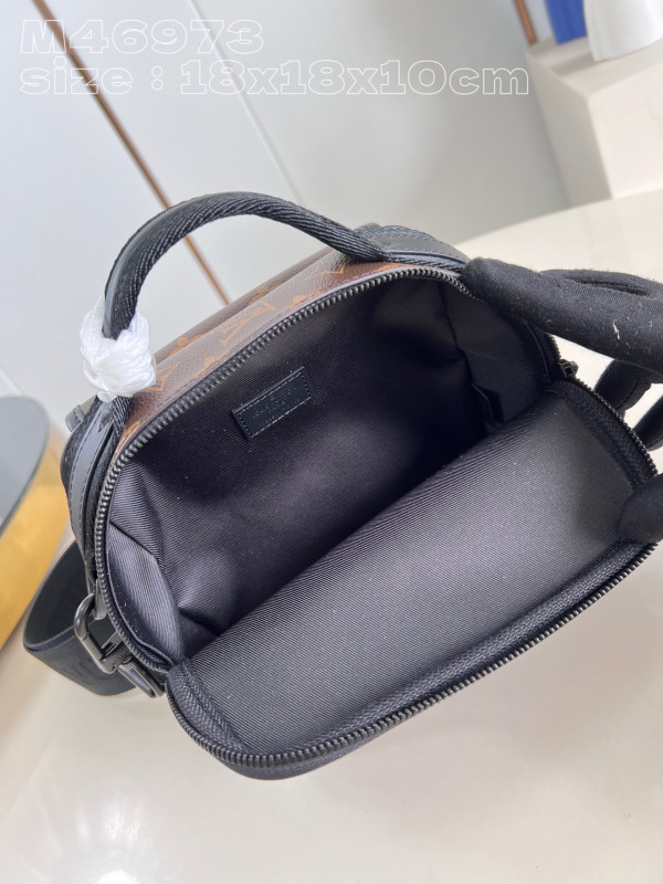 [FREE SHIPPING] LOUIS VUITTON Trail Messenger-18*18*10CM