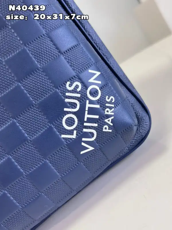 First bag ru LOUIS VUITTON Avenue Slingbag NM