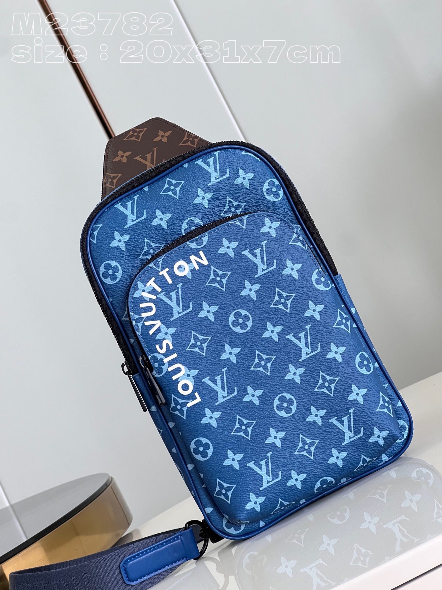 HOT SALE LOUIS VUITTON Avenue Slingbag NM