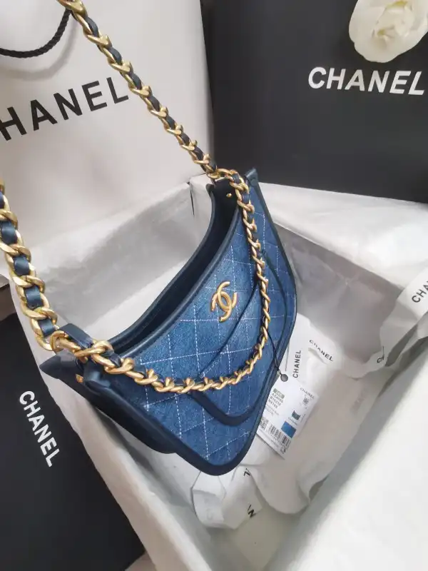 CHANEL HOBO HANDBAG-20*24*6cm