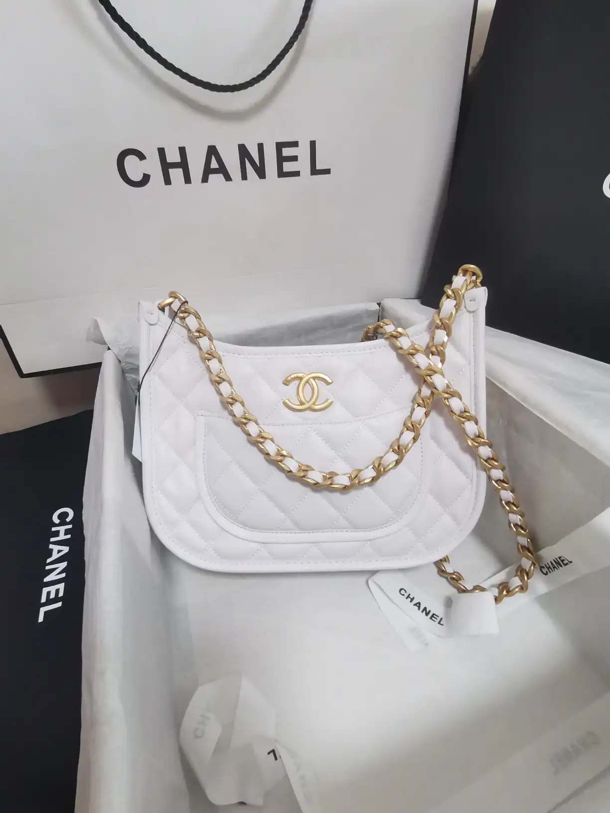 CHANEL HOBO HANDBAG-20*24*6cm