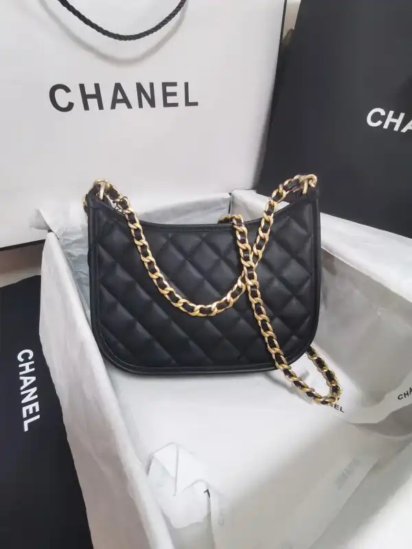 CHANEL HOBO HANDBAG-20*24*6cm