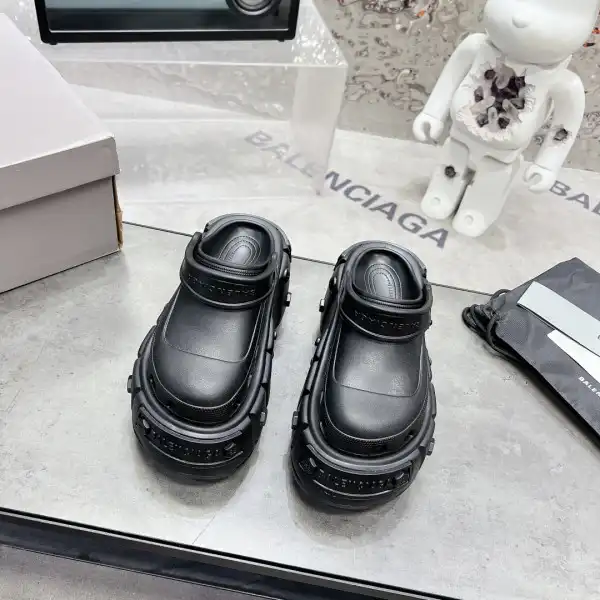 Bagsoffer Balenciaga✖️Crocs sandals