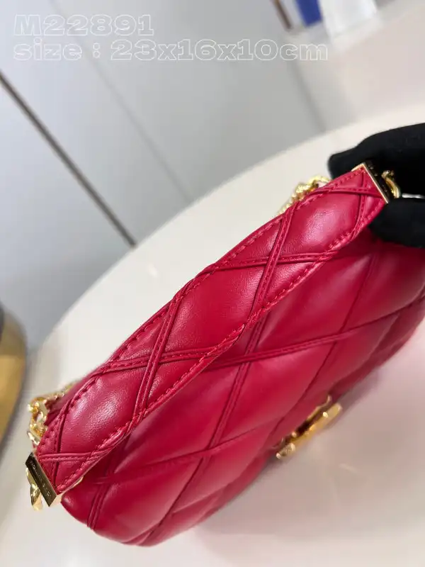 First bag ru LOUIS VUITTON TWIST-23*16*10cm