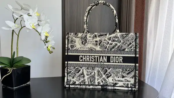 MEDIUM DIRO BOOK TOTE-36*18*28CM