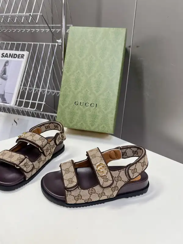 First bag ru GUCCI WOMEN'S SANDAL with DOUBLE G