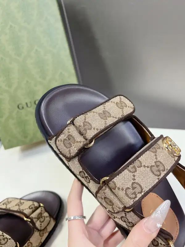 First bag ru GUCCI WOMEN'S SANDAL with DOUBLE G